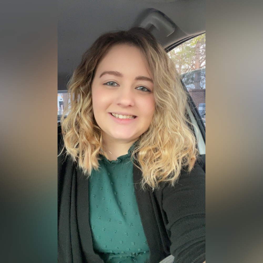 Meet your Posher, Stephanie